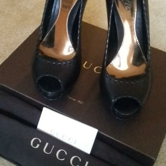 Authentic Gucci pumps - Picture 1 of 1